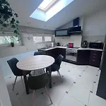 Pokoje I Apartamenty Willa Bielany Warschau