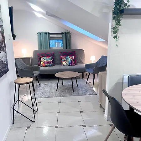 Konukevi Pokoje I Apartamenty Willa Bielany Varşova
